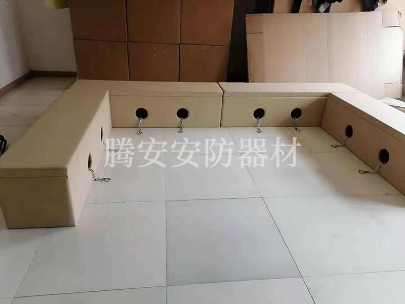 審訊椅廠家的犯人椅都分為幾種，使用過程中都有什么注意的地方？